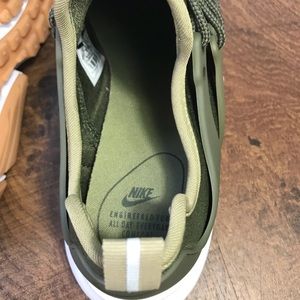 nike presto khaki womens
